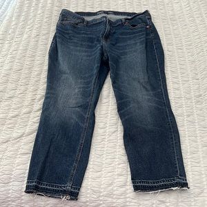 Old Navy cropped jeans, size 16